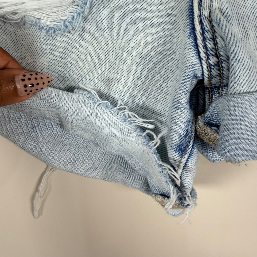 American Eagle Womens High Rise Distressed Denim Mom Short Size 2 Acid Wash Jort - Picture 3 of 12